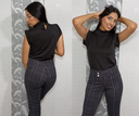 PANTALON A CUADROS LINEA NEGRA