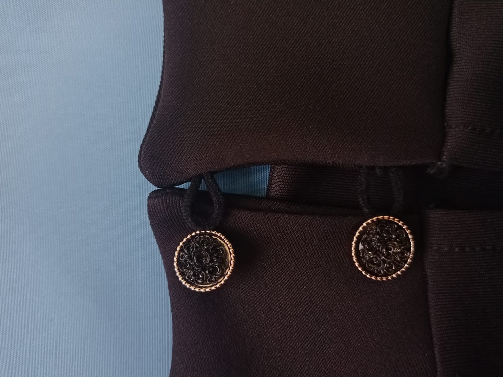 BLUSA POLERA NEGRA MACA