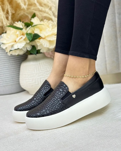 Mocasin negro